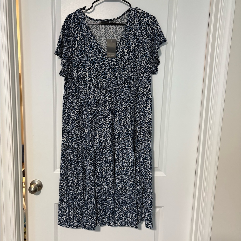 Chic Blue and White Midi Dress